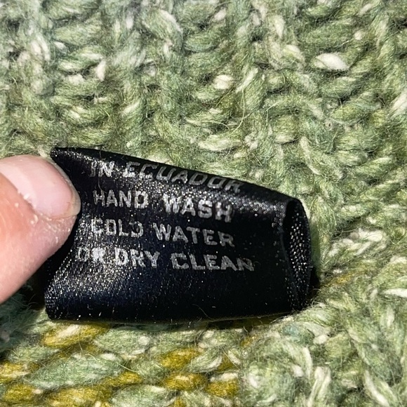 Otavalo Native American Wool, full zip Sweater. Size Medium- see measurements. - Picture 9 of 10